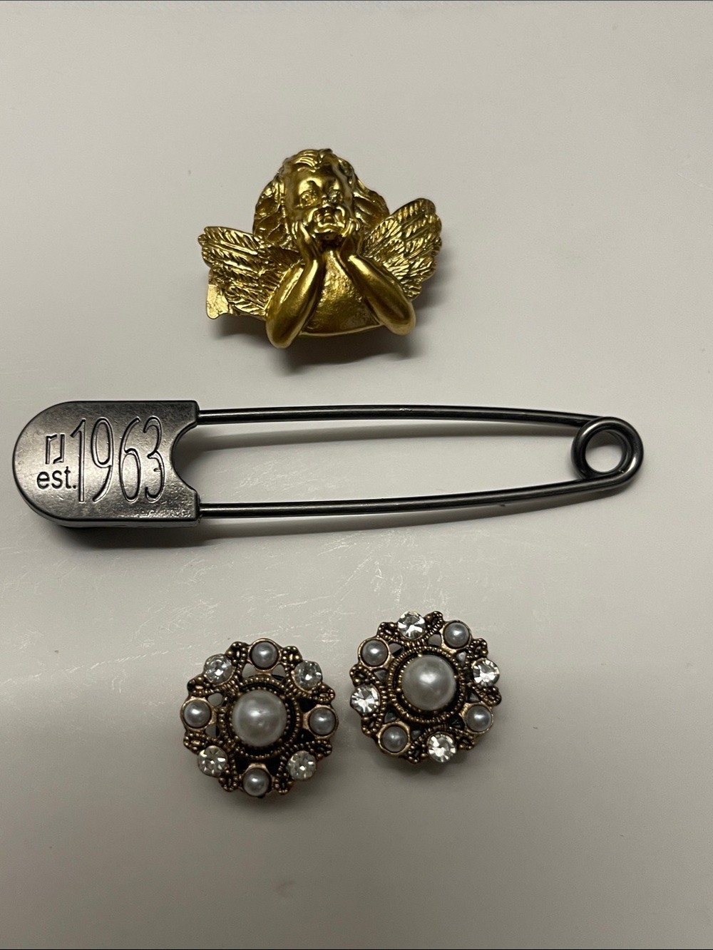 Gold Angel | Safety Pin and Pearl Cluster croc charm Set - Gold & Silver Tones - Picture 1 of 3